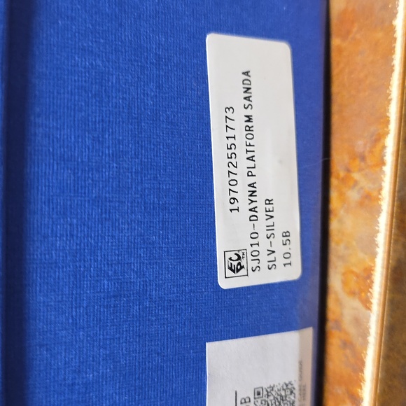 Stuart Weitzman Metallic Silver Dayna Platform Sandals/Heels - Picture 13 of 13